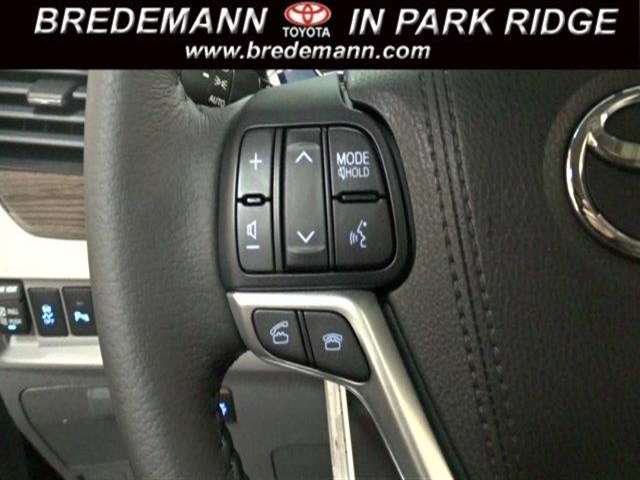 Toyota Sienna 2017 photo 12